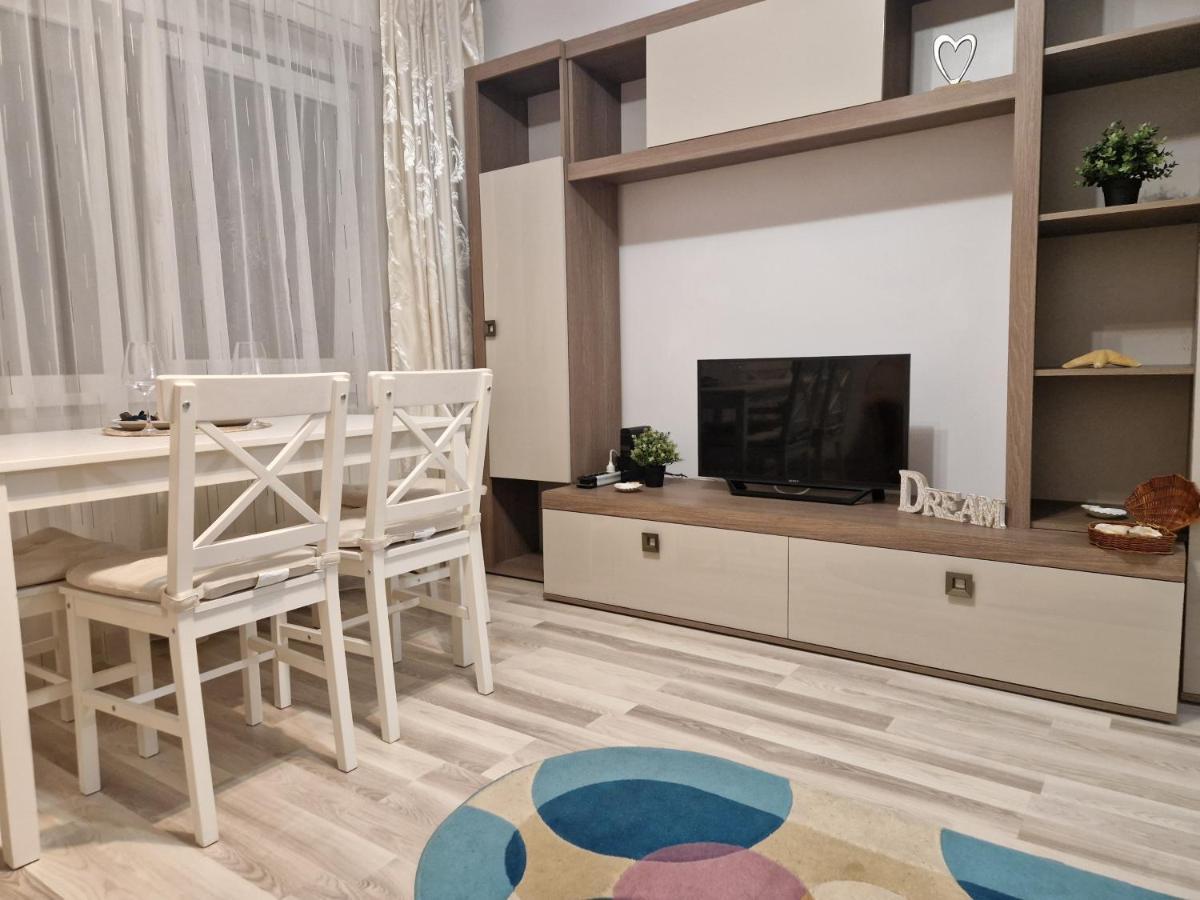 City Center Apartment Букурещ Екстериор снимка