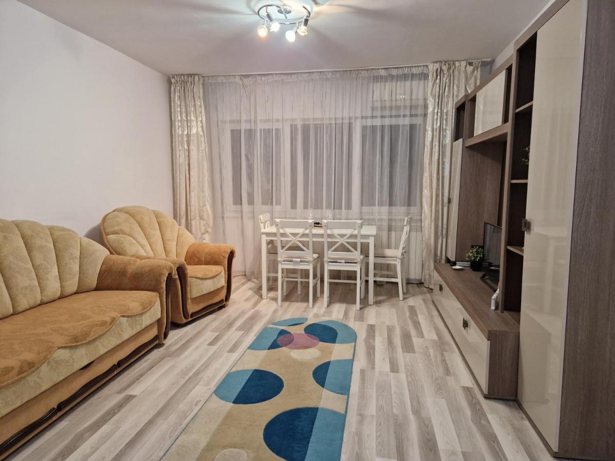 City Center Apartment Букурещ Екстериор снимка