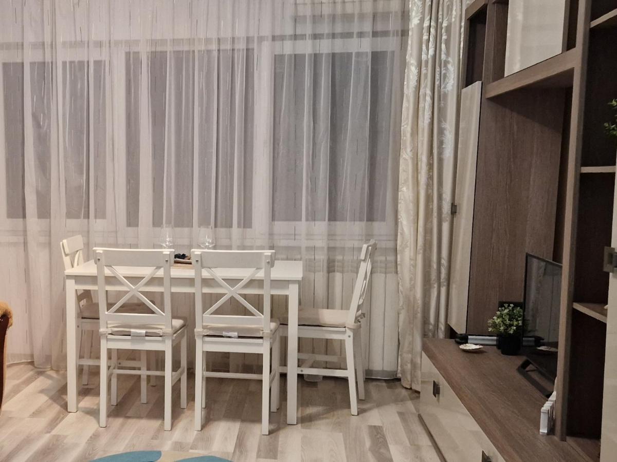 City Center Apartment Букурещ Екстериор снимка