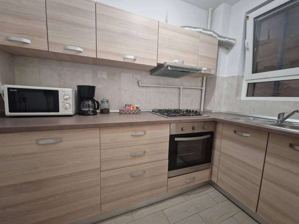 City Center Apartment Букурещ Екстериор снимка